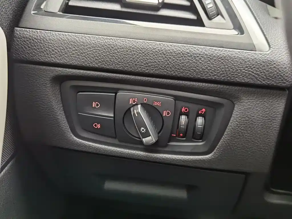 BMW 1 Series (Import) 2019 2018 118i Leading