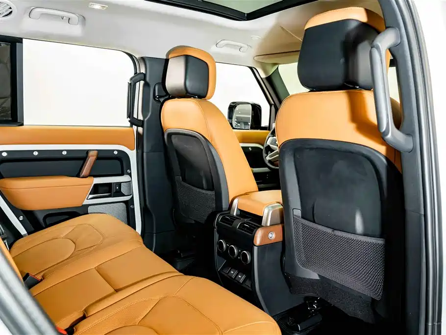 Фото 25 - Land Rover Defender