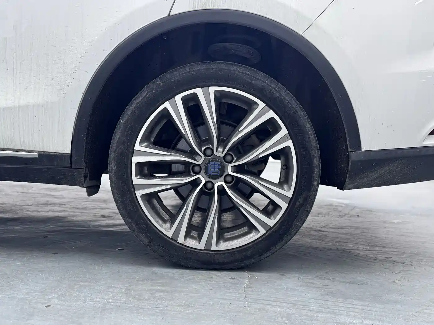 BYD Tang 2018 2.0T Automatic Smart Connection Honor Edition 7-Seater China V фото 18