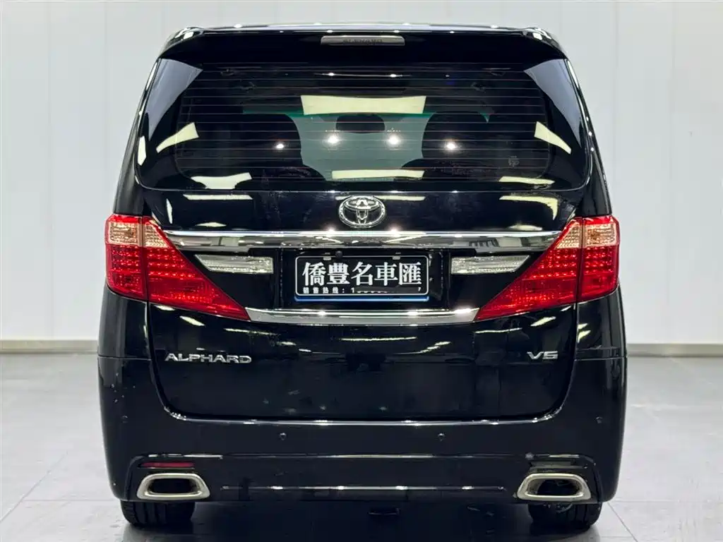 Toyota Alphard фото 14