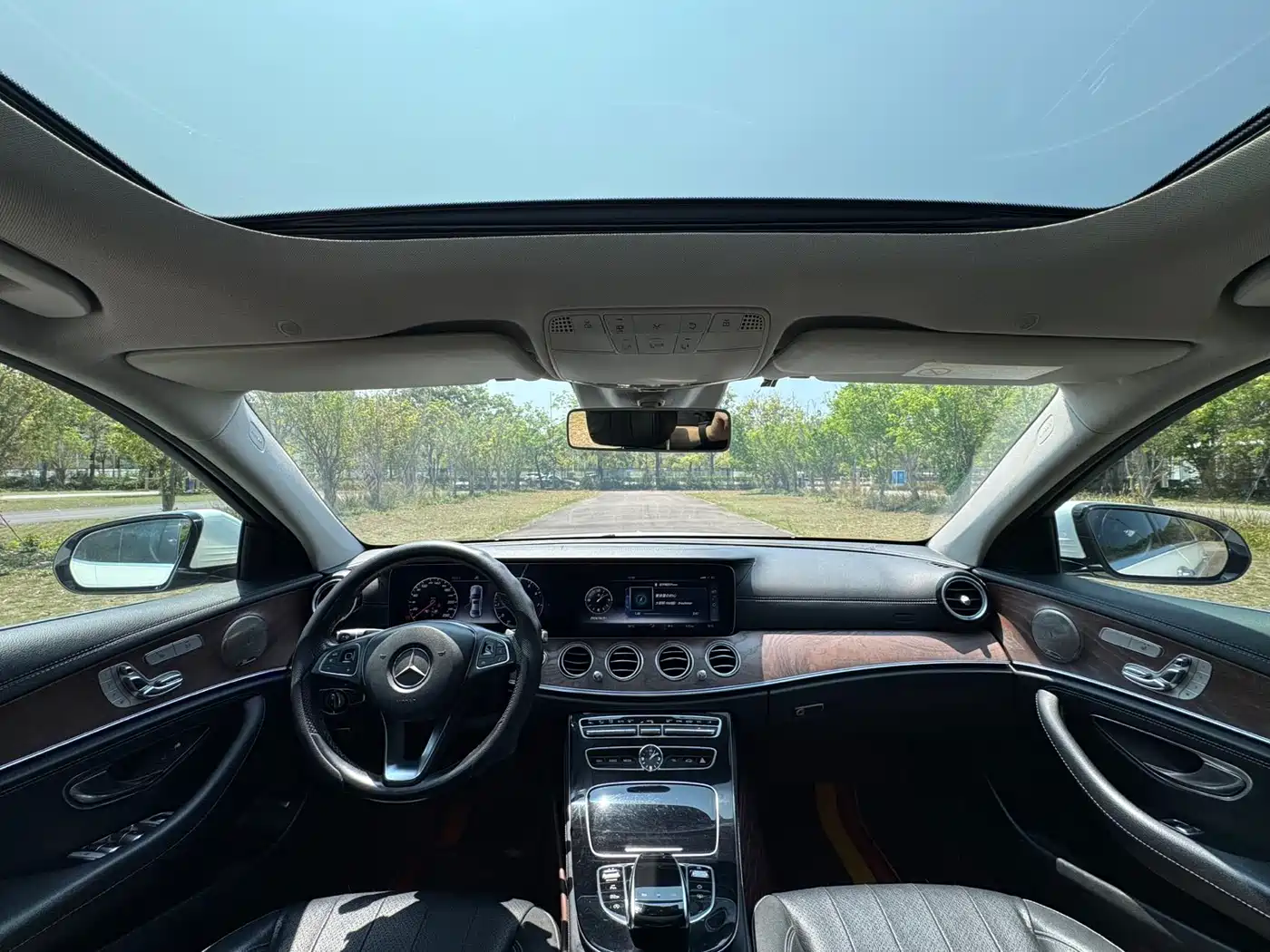 Mercedes-Benz E-Class 2016 E 300 L Luxury фото 5
