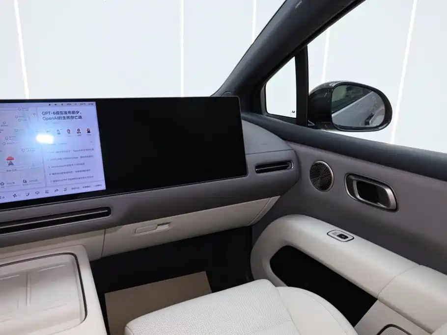 Li Auto i6 2025 2025 4WD Base Model