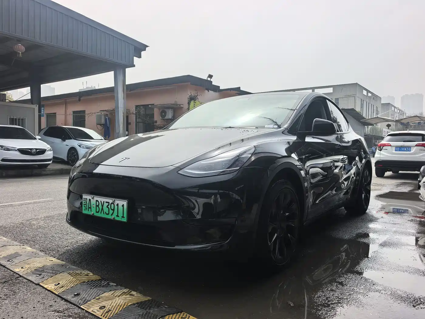 TESLA MODEL Y