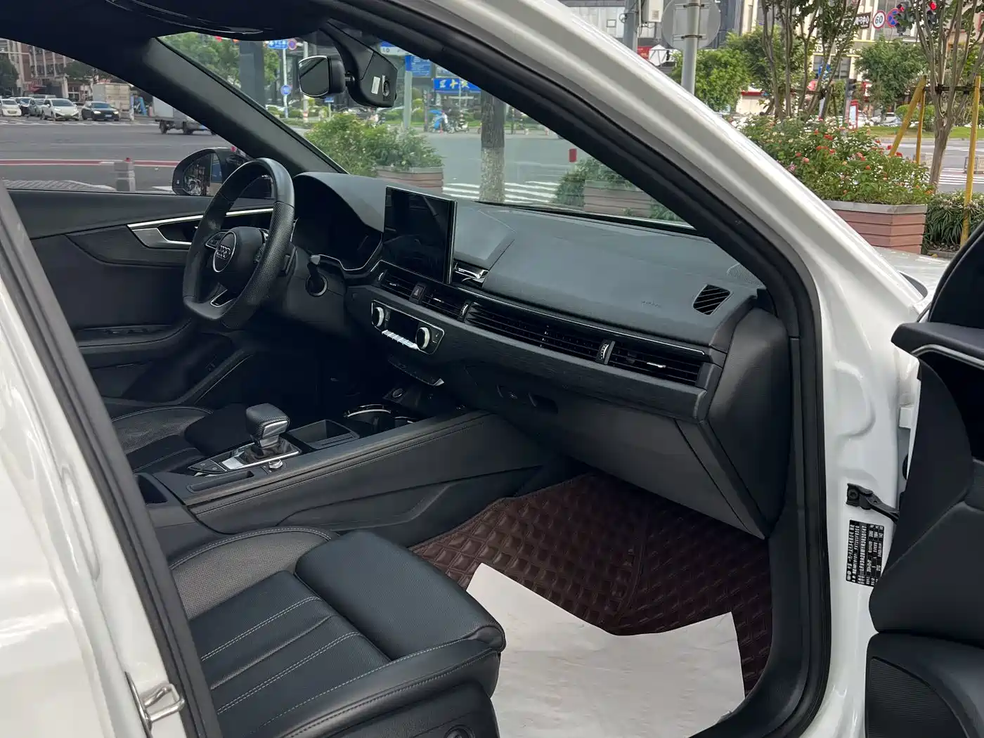 Фото 7 - Audi A4L