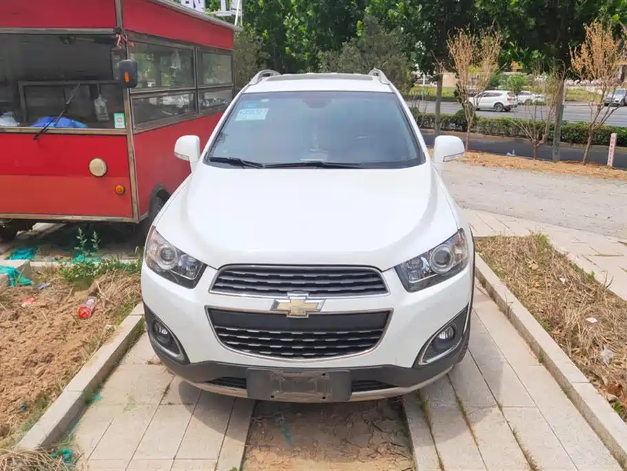 Chevrolet Captiva 2017 2.4L 2WD Luxury Edition 7-Seater фото 2