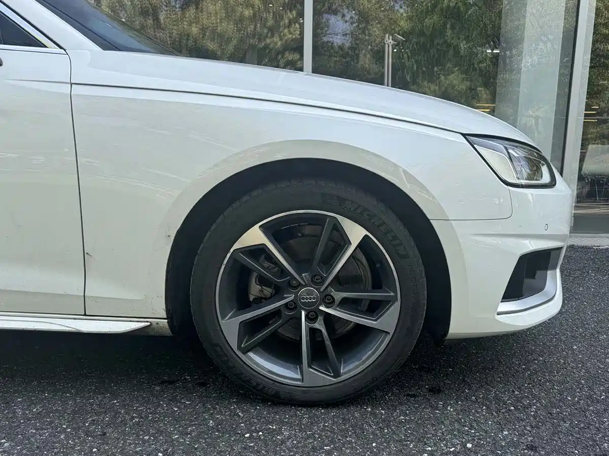 Audi A4L 2020 40 TFSI Fashion Elegance фото 5