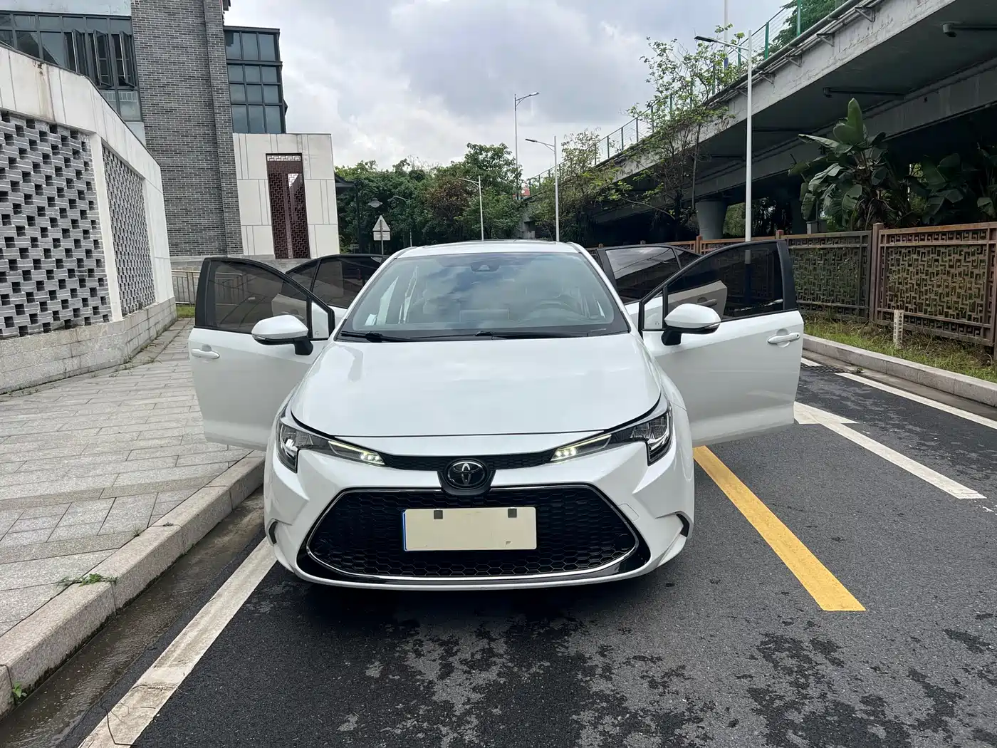 Toyota Levin 2021 185T CVT Luxury Edition фото 7