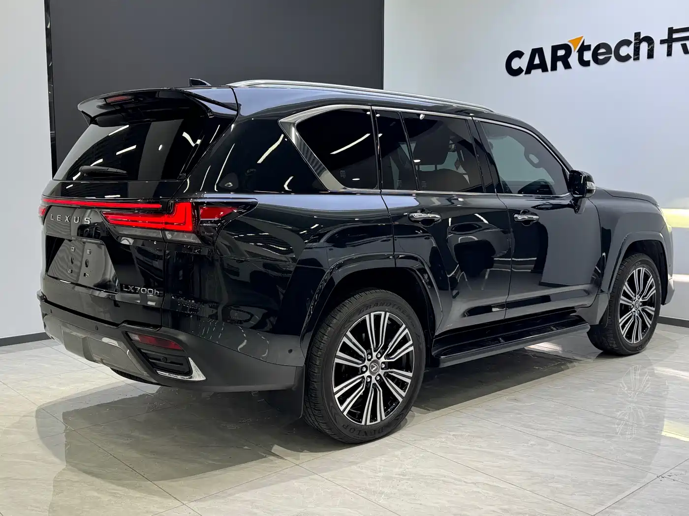 Lexus LX 2025 700h Boundary Edition фото 4