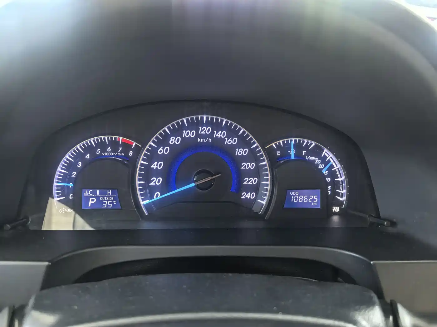 Toyota Camry 2015 2.0G Leading Edition фото 20