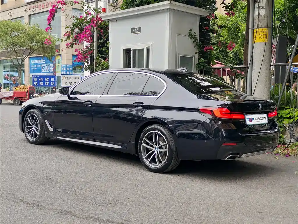BMW 5 Series New Energy 2021 535Le M Sport Package фото 4