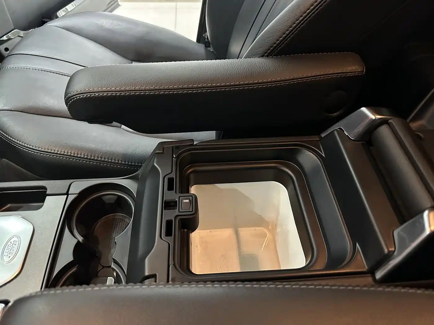 Land Rover Discovery 2015 3.0 SDV6 HSE Diesel фото 32