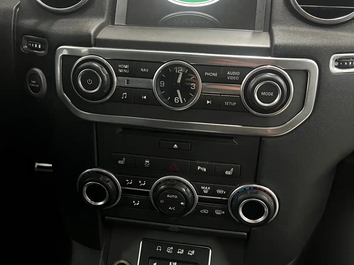 Land Rover Discovery 2015 3.0 SC V6 SE фото 9