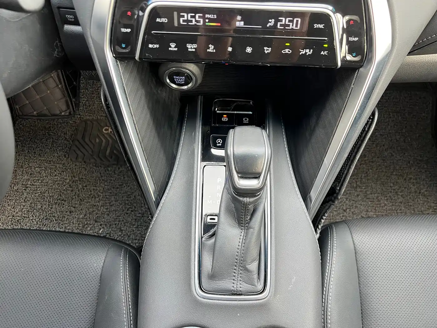 Toyota Lingfang HARRIER 2022 2.0L CVT 2WD Premium Edition фото 11