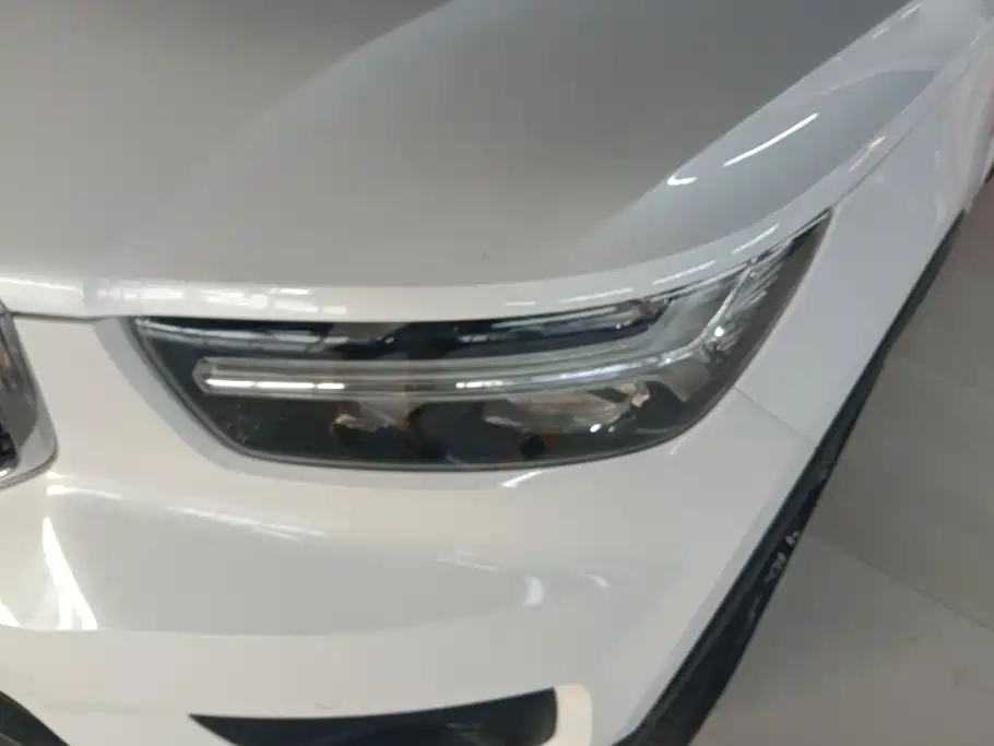 Фото 5 - Volvo XC40