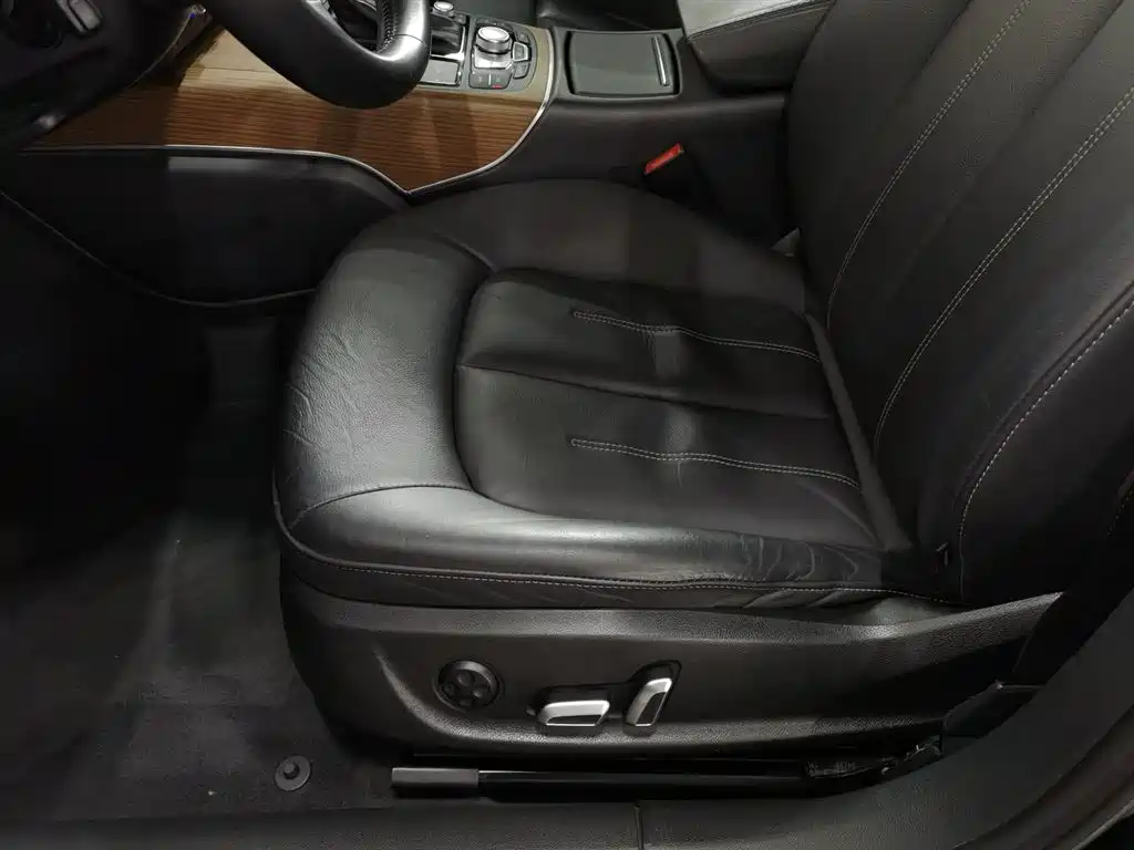 Audi A6L 2018 30th Anniversary 30 FSI Style фото 20