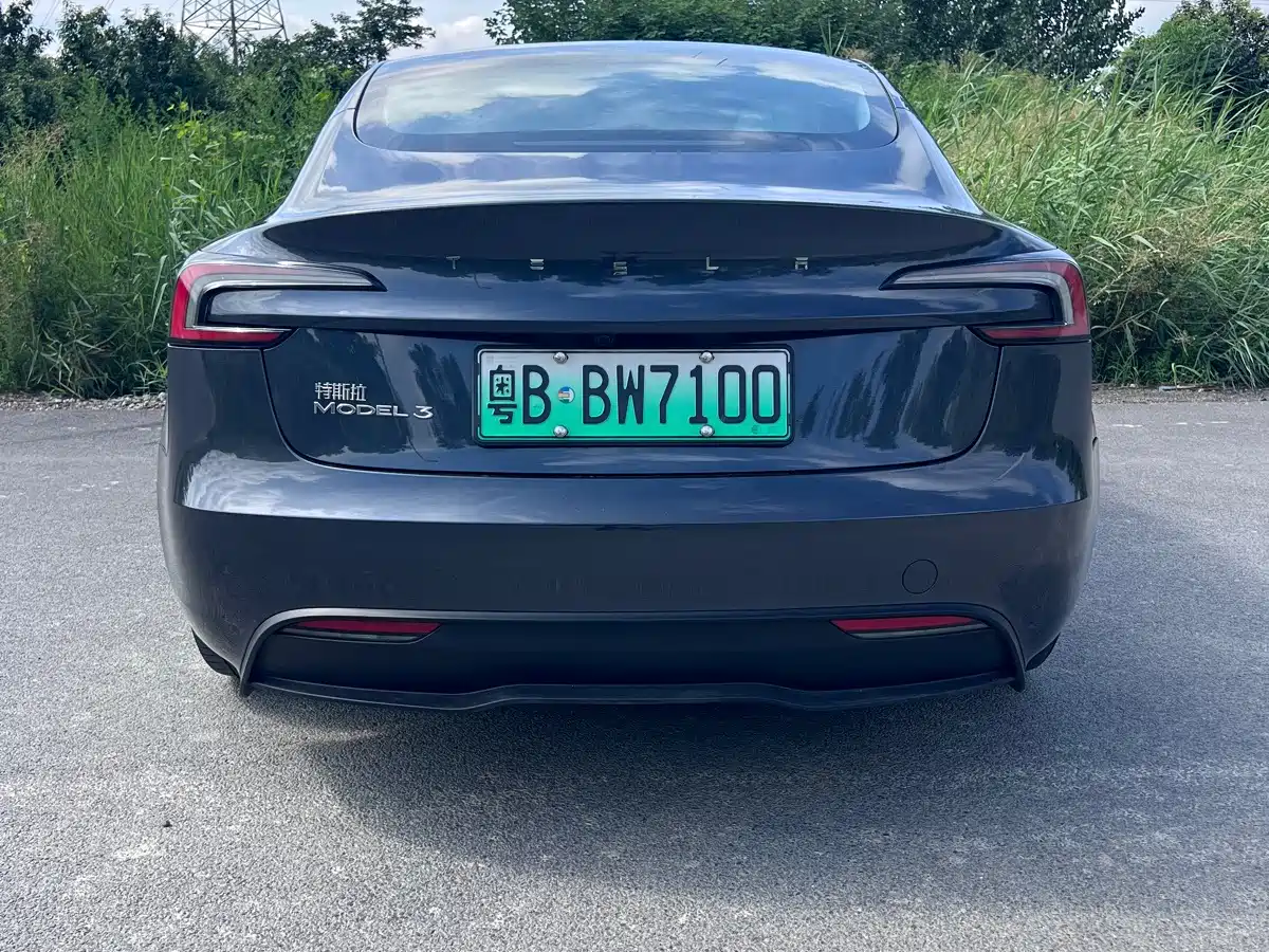 Photo 5 - Tesla Model 3