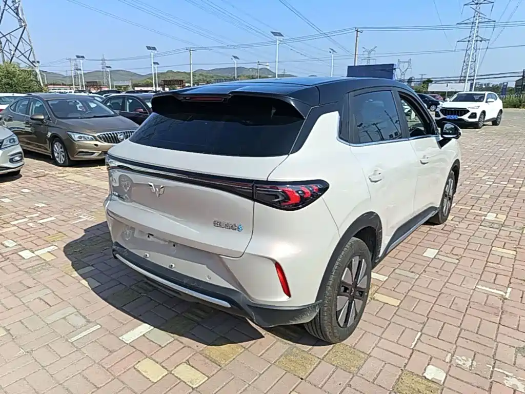 Wuling Motors Wuling Bingo S 2026 2025 Model 325km Premium Edition