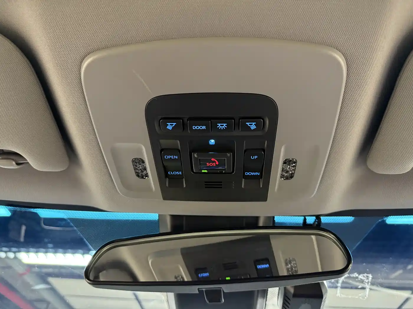 Toyota Camry 2021 Hybrid 2.5HGVP Leading Edition фото 17