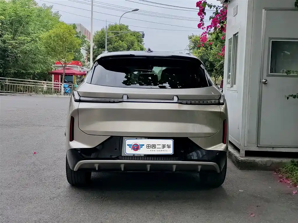 Lynk & Co 08 EM-P 2023 120km Long Range Halo фото 5