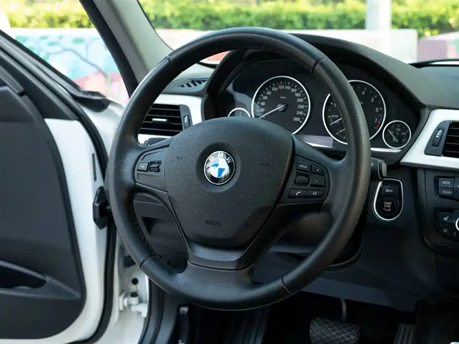 BMW 3 Series 2014 320i Fashion фото 22