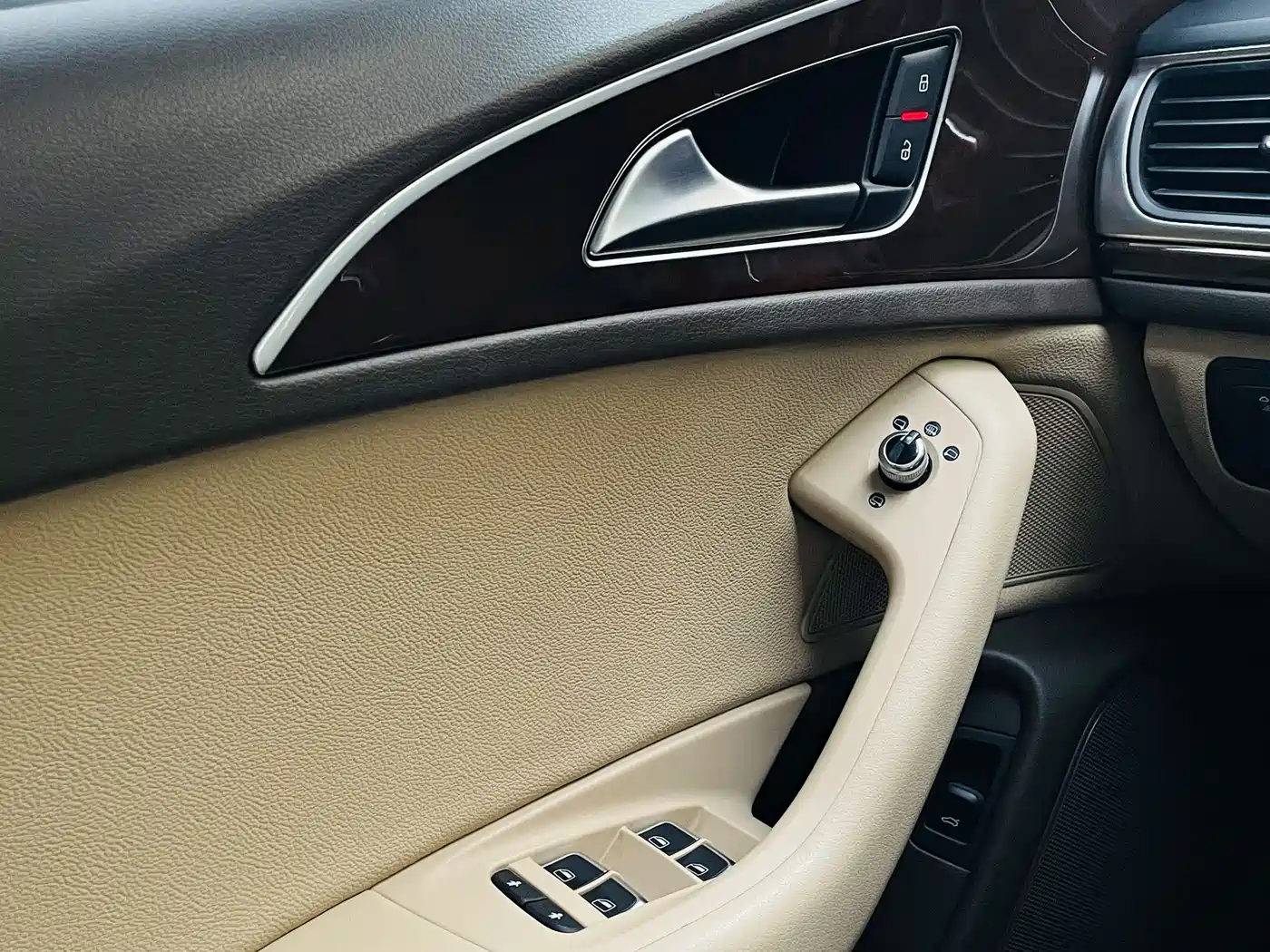 Audi A6L 2012 30 FSI Comfort фото 12