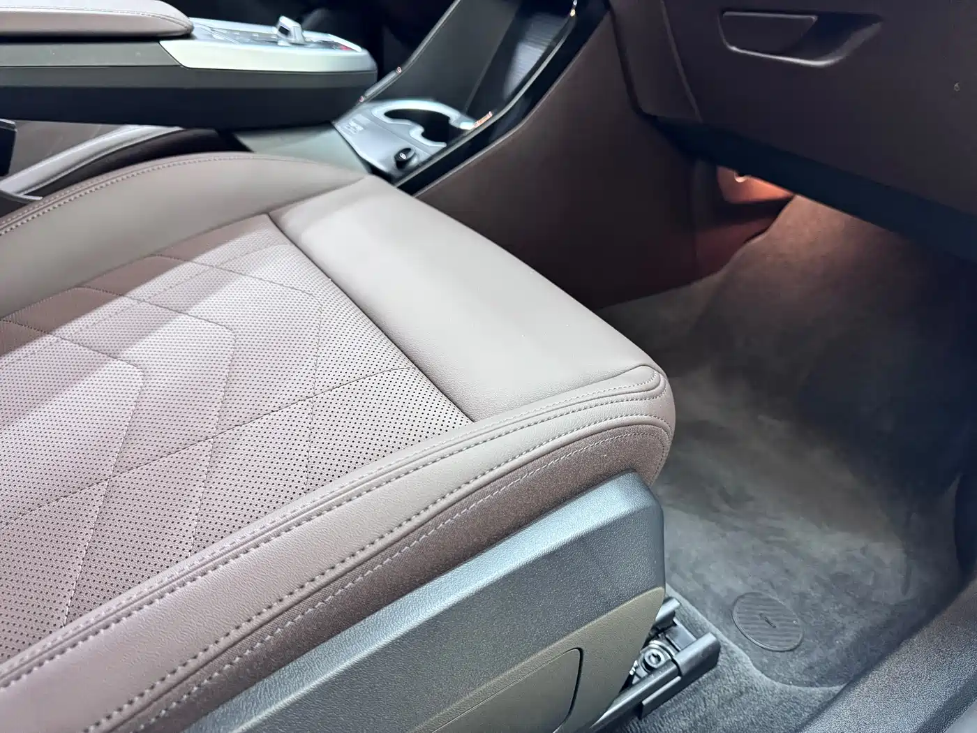 BMW iX1 2023 eDrive25L M Sport Package фото 8