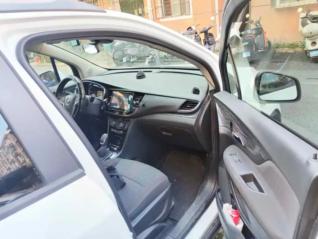 Фото 13 - Buick Encore