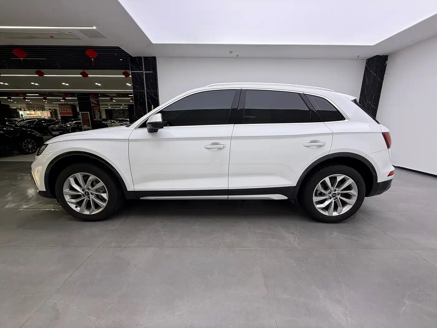 Audi Q5L 2023 40T Luxury Elegance фото 6