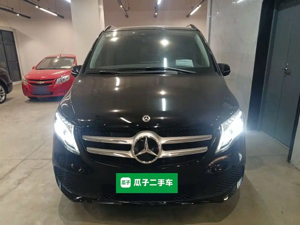 MERCEDES-BENZ V-CLASS