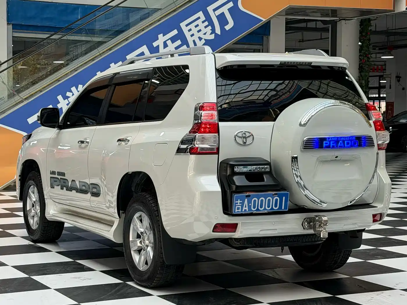 TOYOTA PRADO