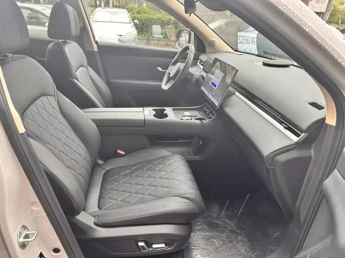Landian E5 PLUS 2026 2026 Standard Range AWD Performance Ultra