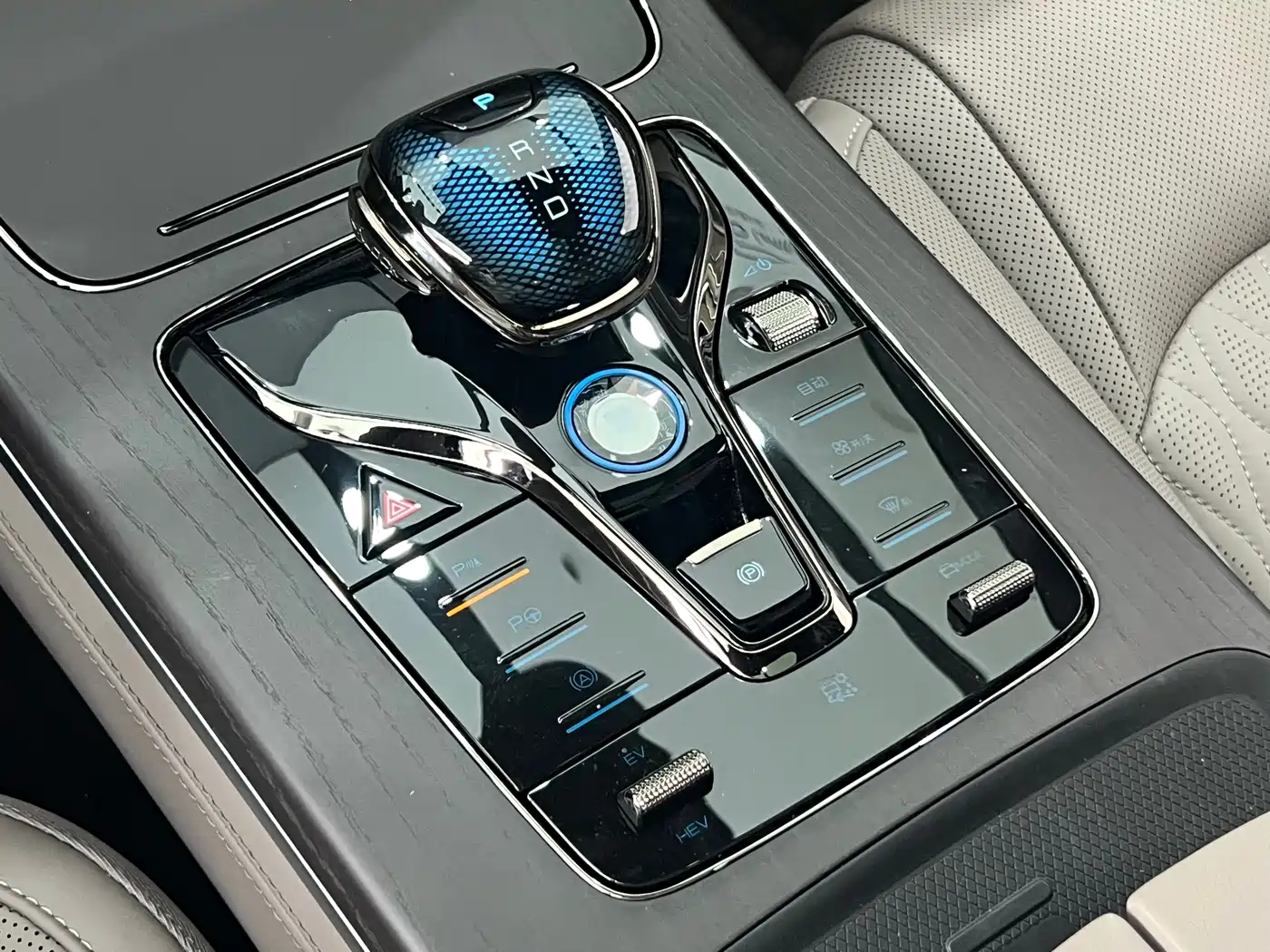 BYD Han 2025 DM-i Smart Driving Edition 125KM LiDAR Flagship фото 21