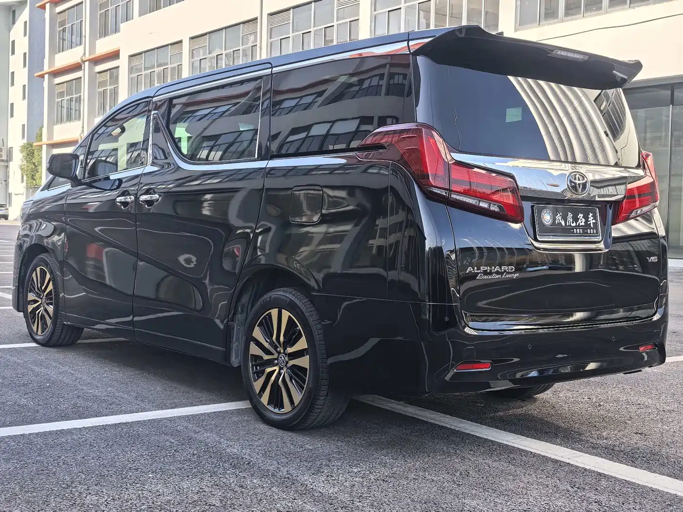 Toyota Alphard 2018 3.5L Premium фото 6