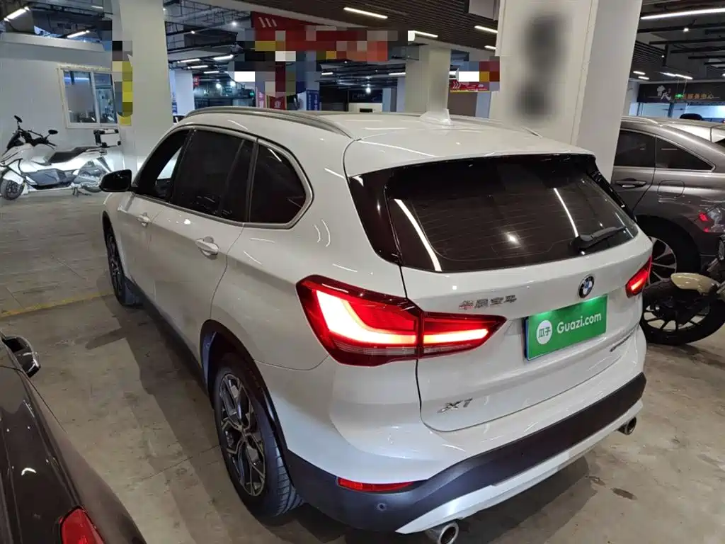 BMW X1 2022 sDrive25Li Leading фото 23