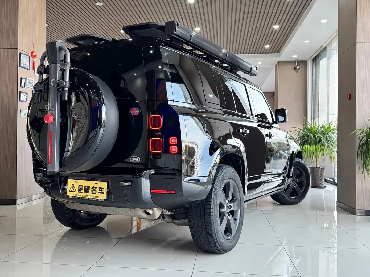 Land Rover Defender 2023 Facelift 110 3.0T P400 X-DYNAMIC HSE фото 5