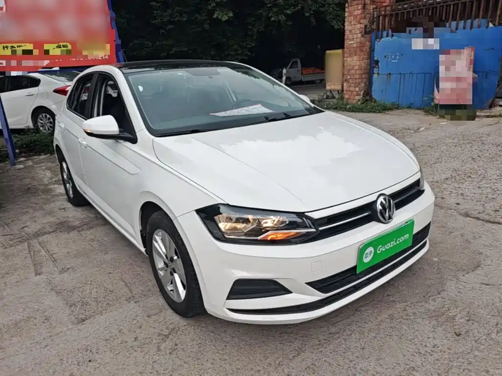 VOLKSWAGEN POLO