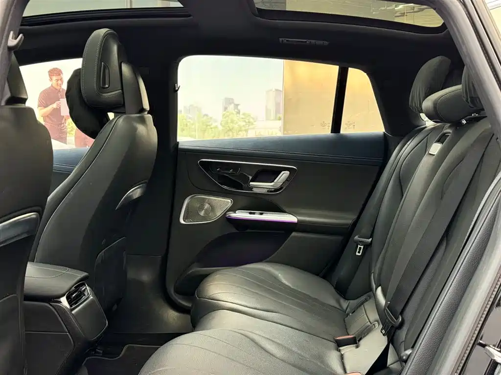 Mercedes-Benz EQE 2025 Model 500 4MATIC Luxury Edition фото 11