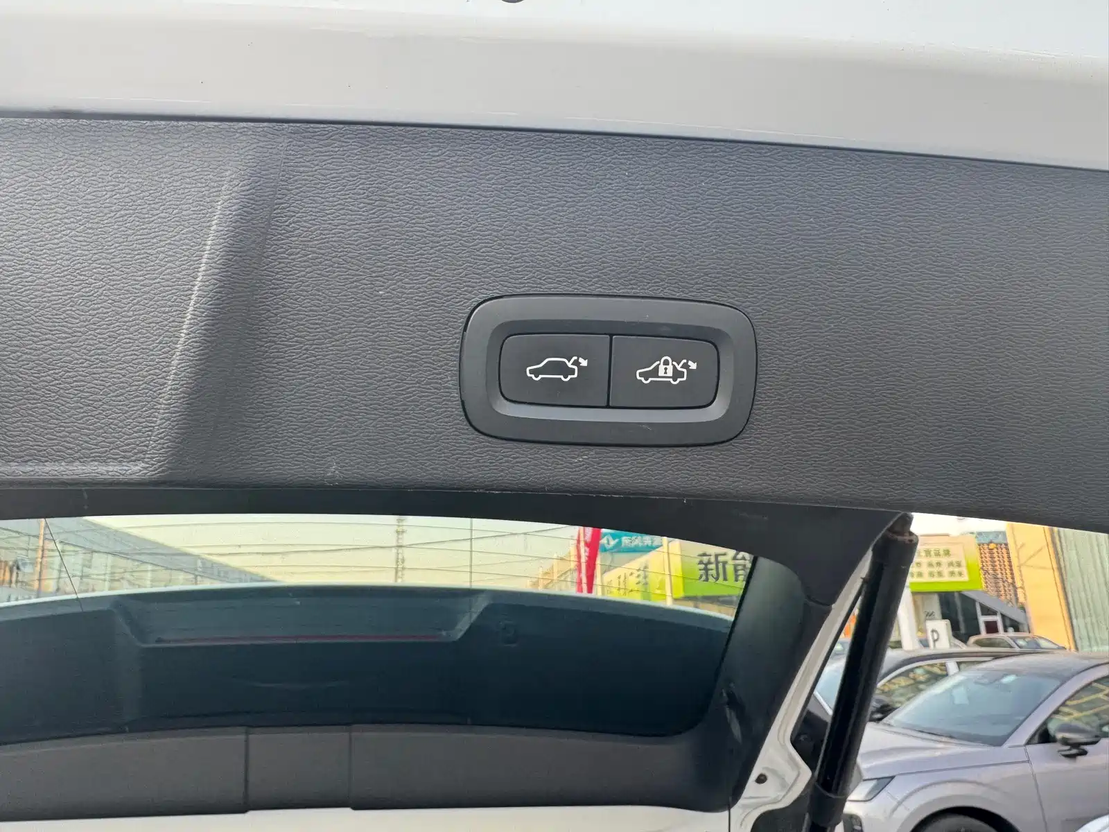صورة 12 - Volvo XC40