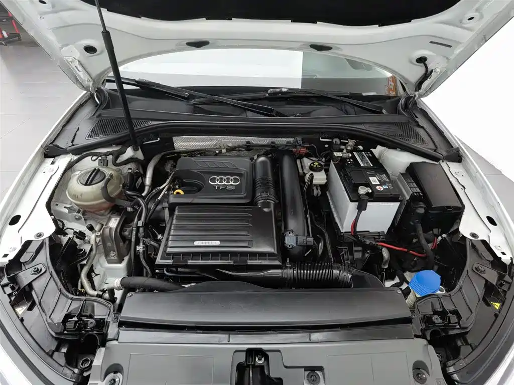 Audi A3 2016 Sportback 35 TFSI Style фото 6