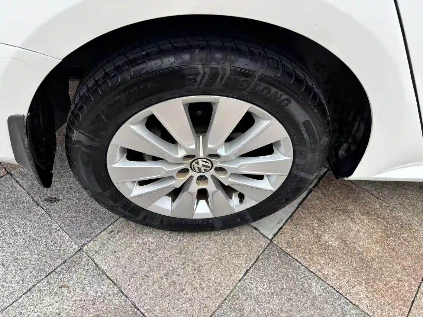 Volkswagen Lavida 2013 Facelift Classic 1.6L Automatic Comfort фото 8