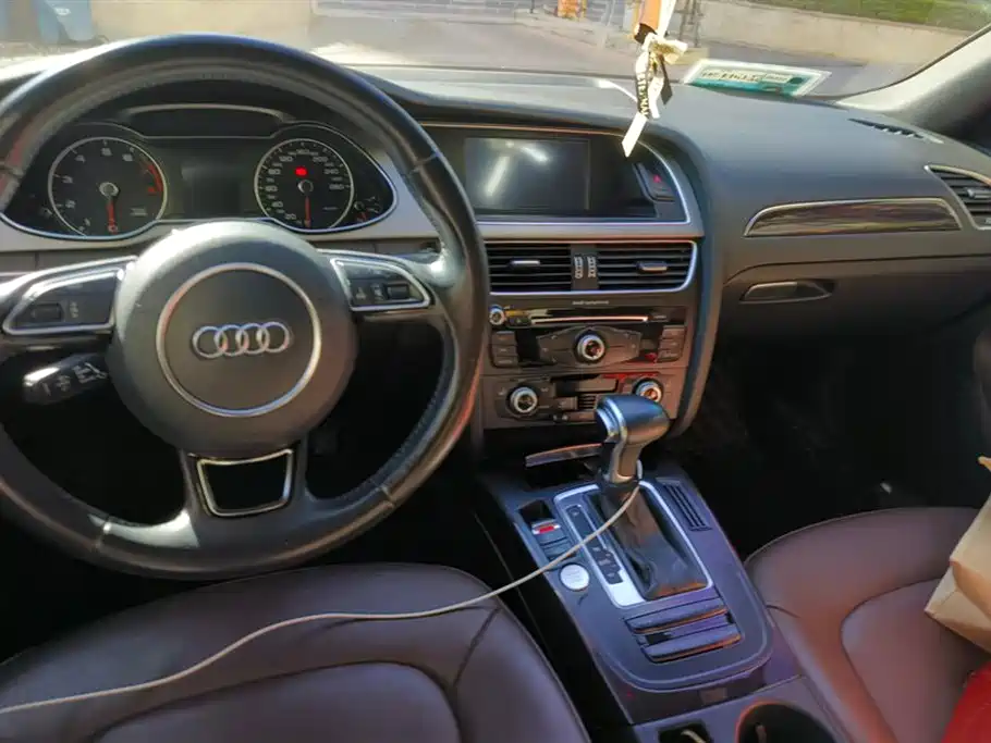 Audi A4L 2016 35 TFSI Collector's Edition S line Comfort фото 12