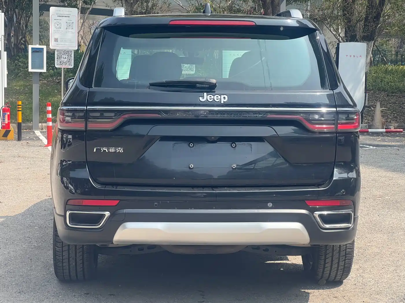 JEEP GRAND COMMANDER