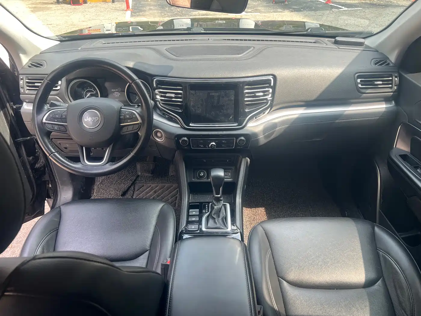 JEEP GRAND COMMANDER