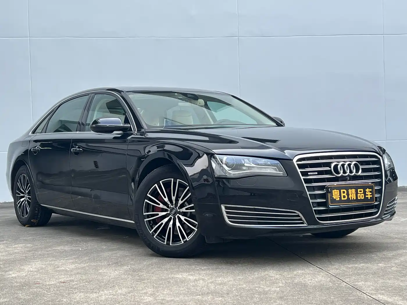 Audi A8 2012 A8L 45 TFSI quattro Luxury фото 3
