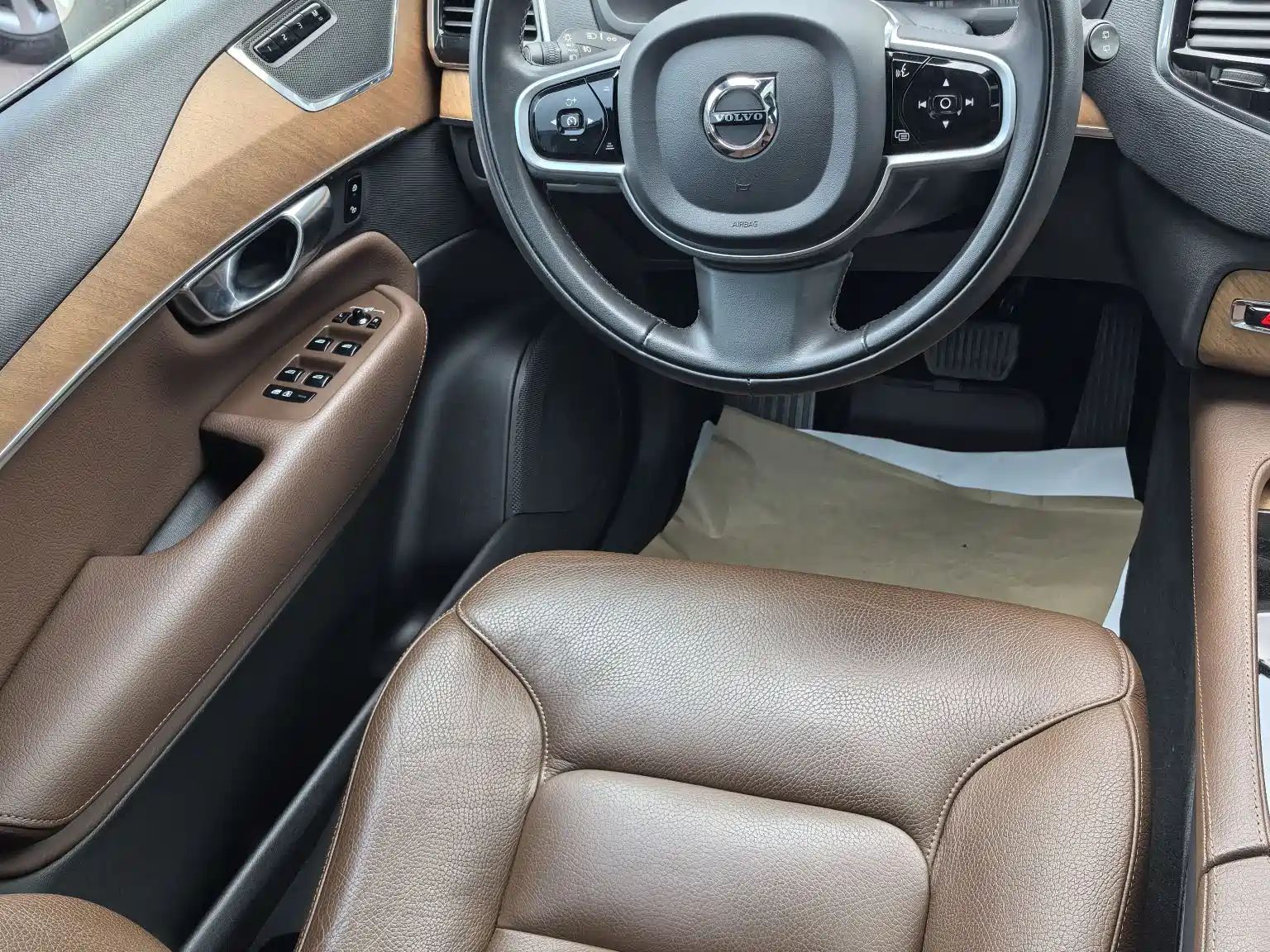 Фото 19 - Volvo XC90
