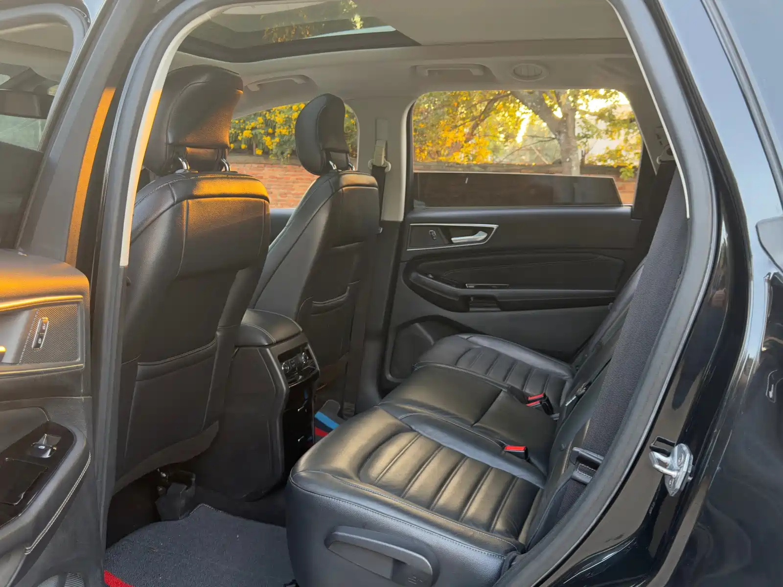 Фото 9 - Ford Edge