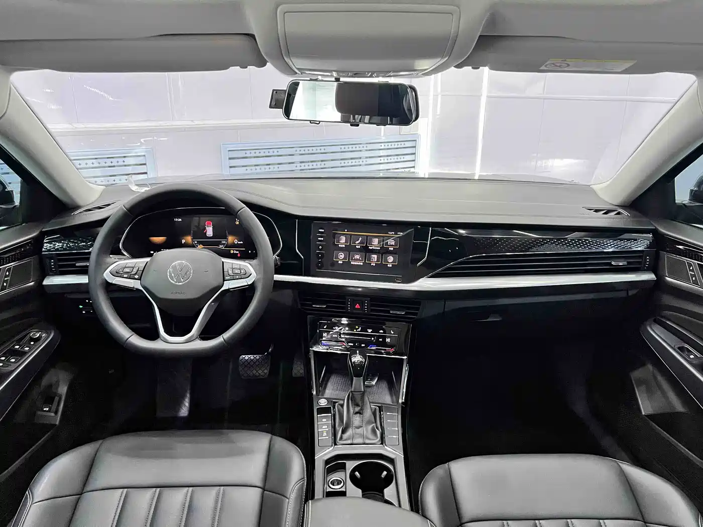 Volkswagen Passat 2023 280TSI Business Edition фото 13