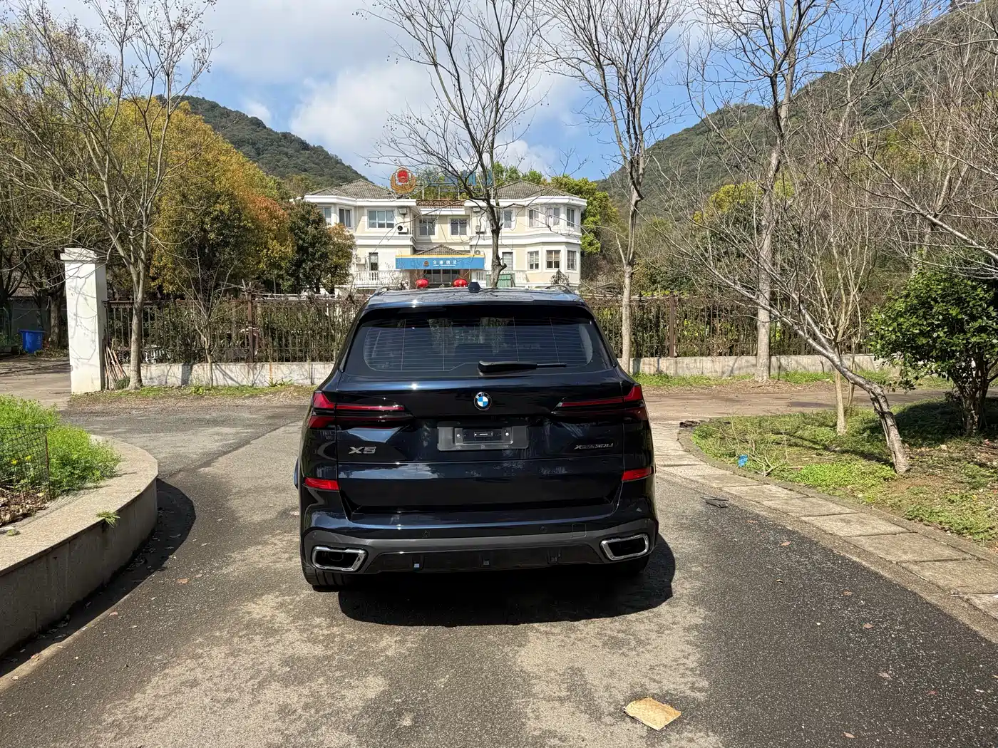 BMW X5 2025 Model xDrive 30Li Exclusive M Sport Blackout Package фото 10
