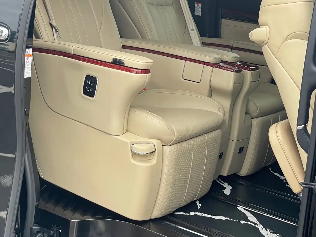 Toyota Alphard 2015 3.5L Luxury Edition фото 15