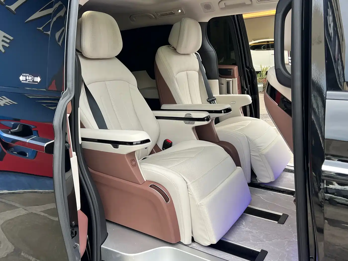 BYD Xia 2025 2025 DM-i 1.5T 180km Excellence